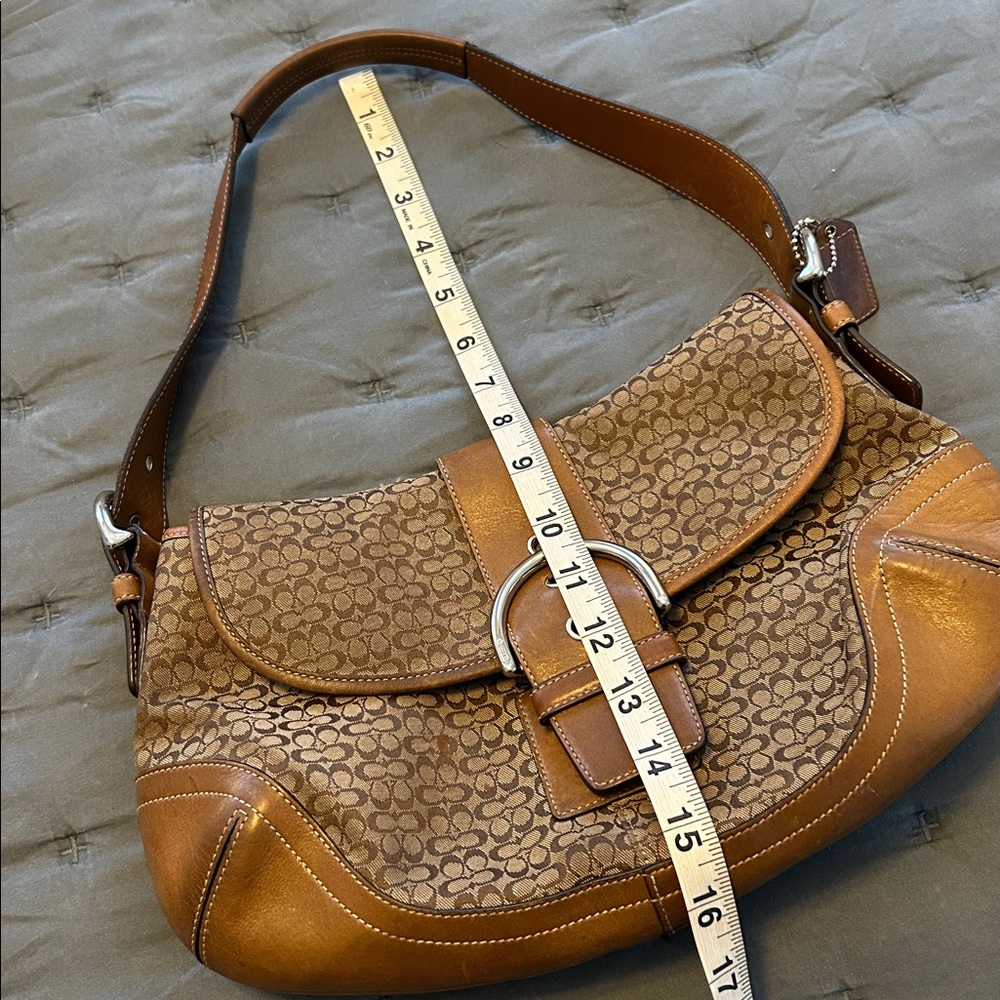 VTG Coach Signature Brown and Tan Patterned Shoulder Bag - Picture 14 of 14